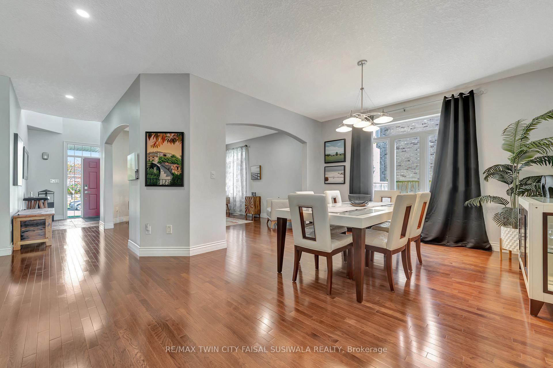 Photo 16 of 31 Pioneer Tower Crescent, Kitchener, Pioneer Tower West — HOMEH