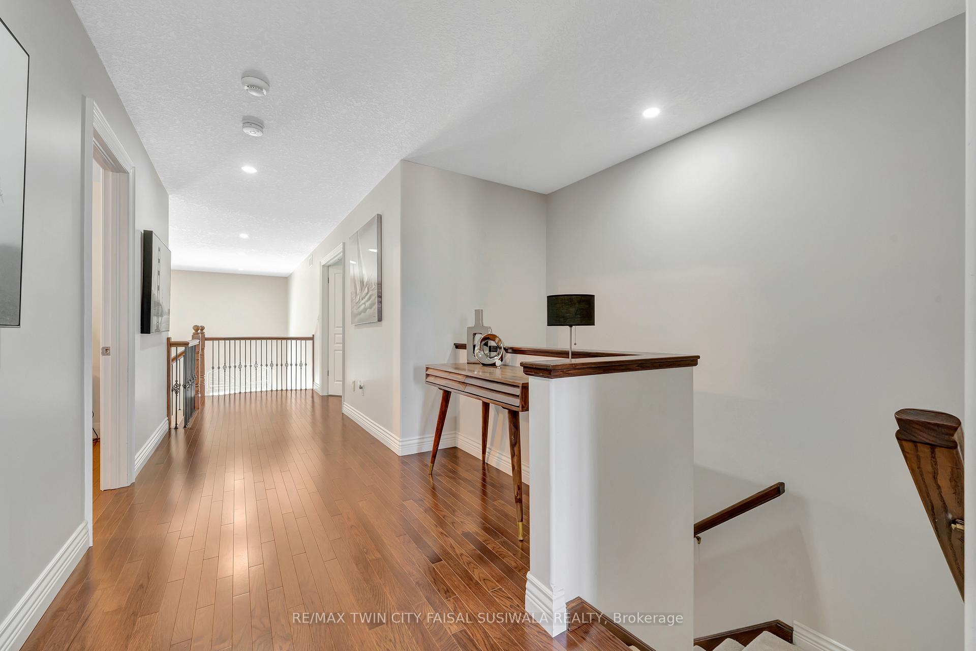Photo 38 of 31 Pioneer Tower Crescent, Kitchener, Pioneer Tower West — HOMEH
