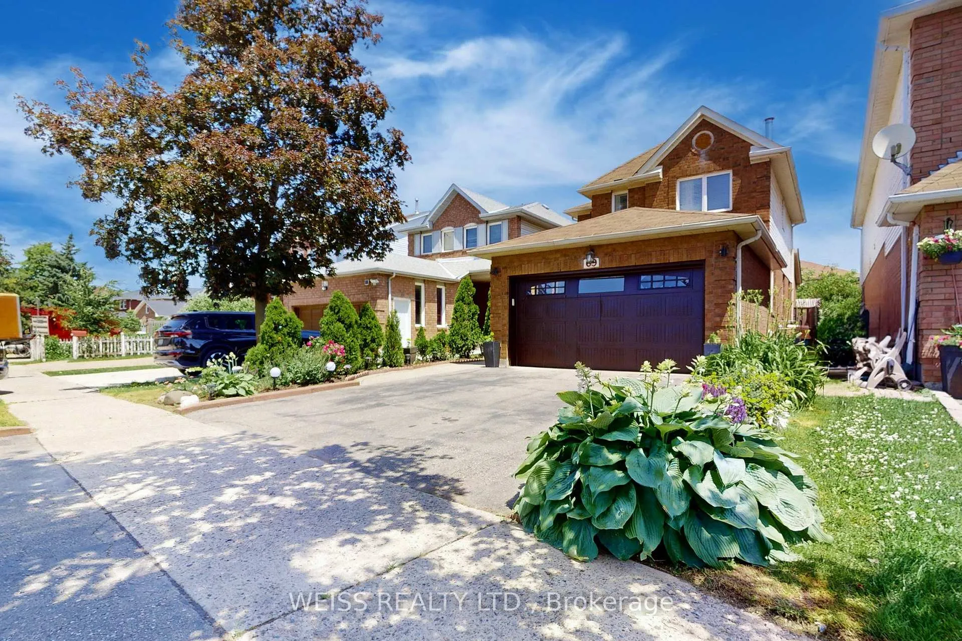 Photo 3 of 69 Wooliston Crescent, Brampton, Fletcher's West — HOMEH