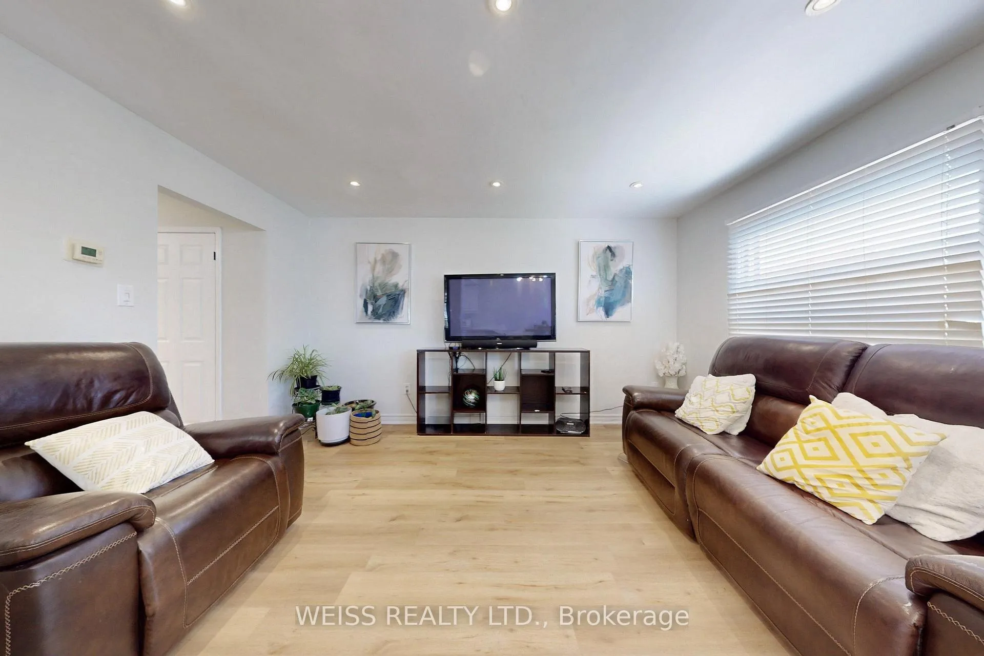 Photo 9 of 69 Wooliston Crescent, Brampton, Fletcher's West — HOMEH