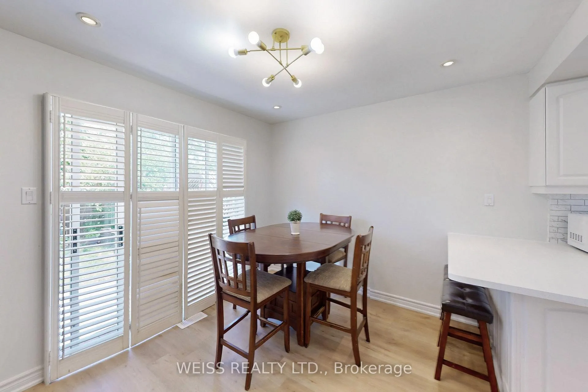 Photo 11 of 69 Wooliston Crescent, Brampton, Fletcher's West — HOMEH