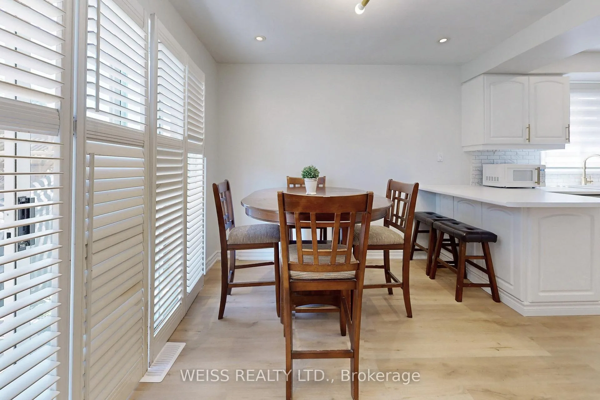 Photo 12 of 69 Wooliston Crescent, Brampton, Fletcher's West — HOMEH