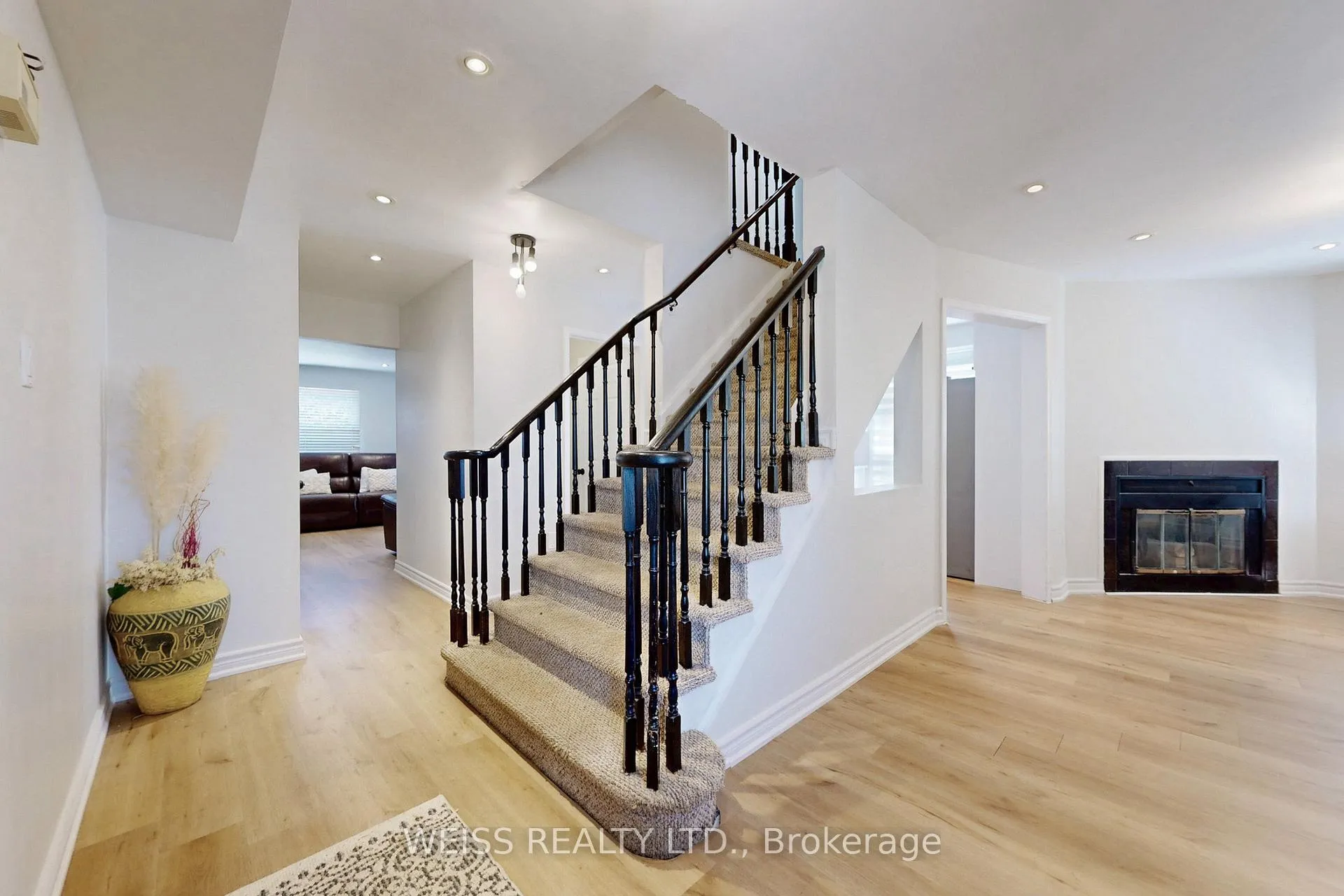 Photo 20 of 69 Wooliston Crescent, Brampton, Fletcher's West — HOMEH