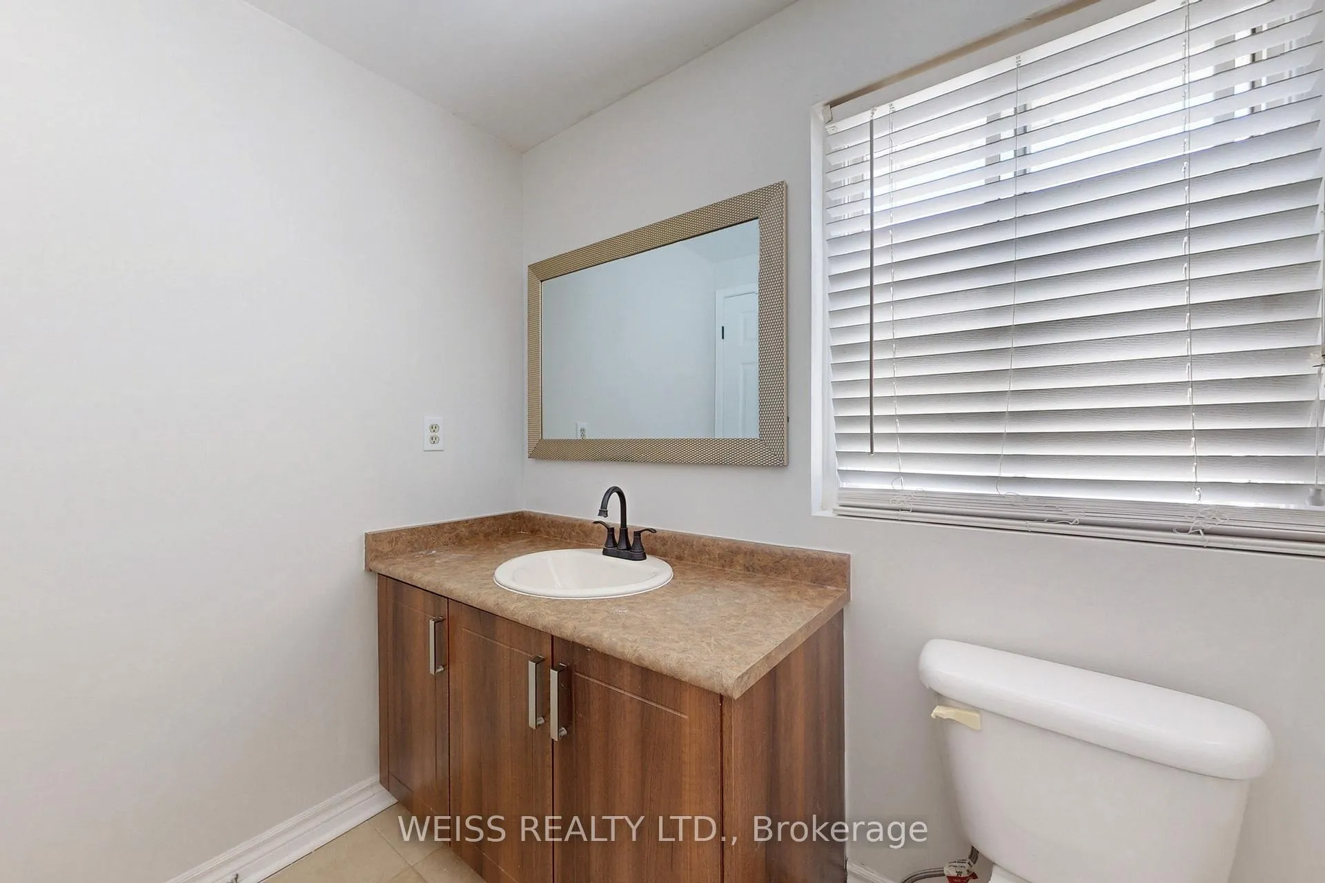 Photo 34 of 69 Wooliston Crescent, Brampton, Fletcher's West — HOMEH