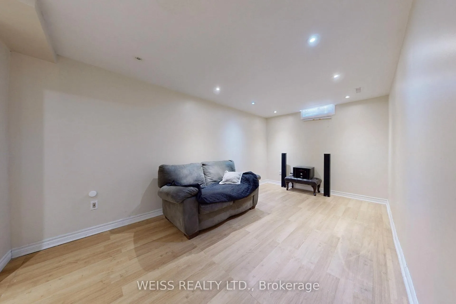 Photo 35 of 69 Wooliston Crescent, Brampton, Fletcher's West — HOMEH