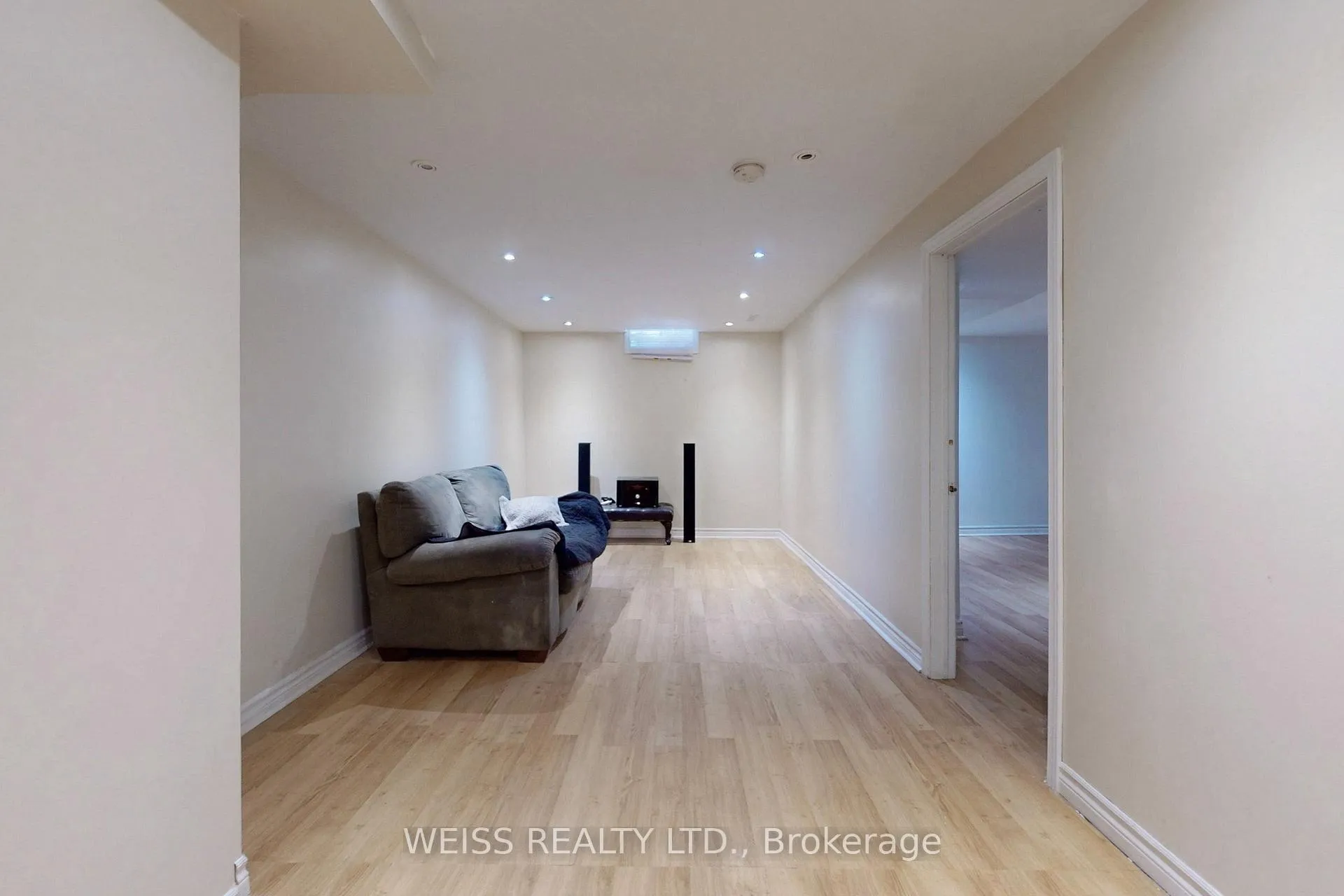 Photo 36 of 69 Wooliston Crescent, Brampton, Fletcher's West — HOMEH