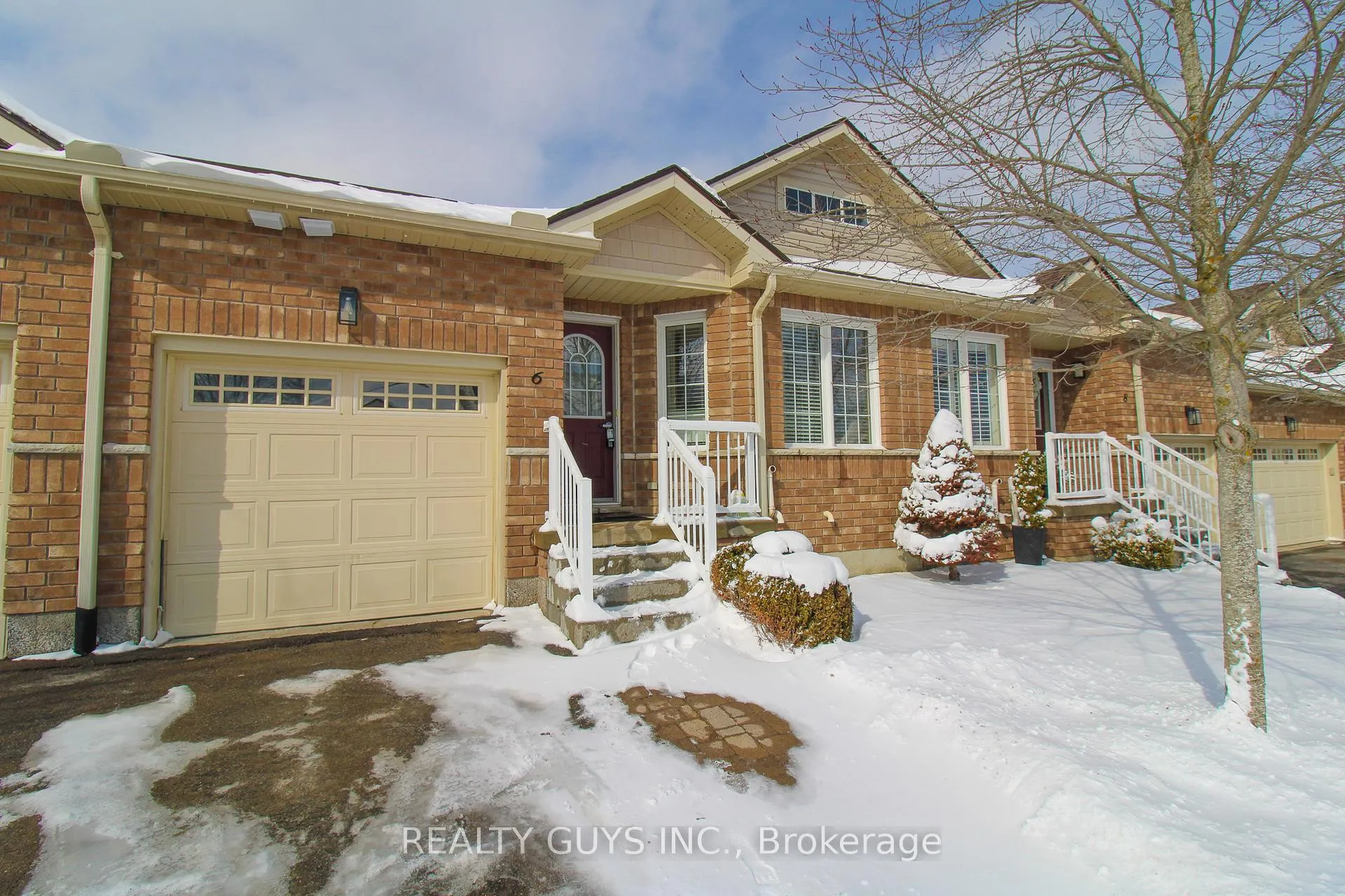 Front of Unit 6, 909 Wentworth Street