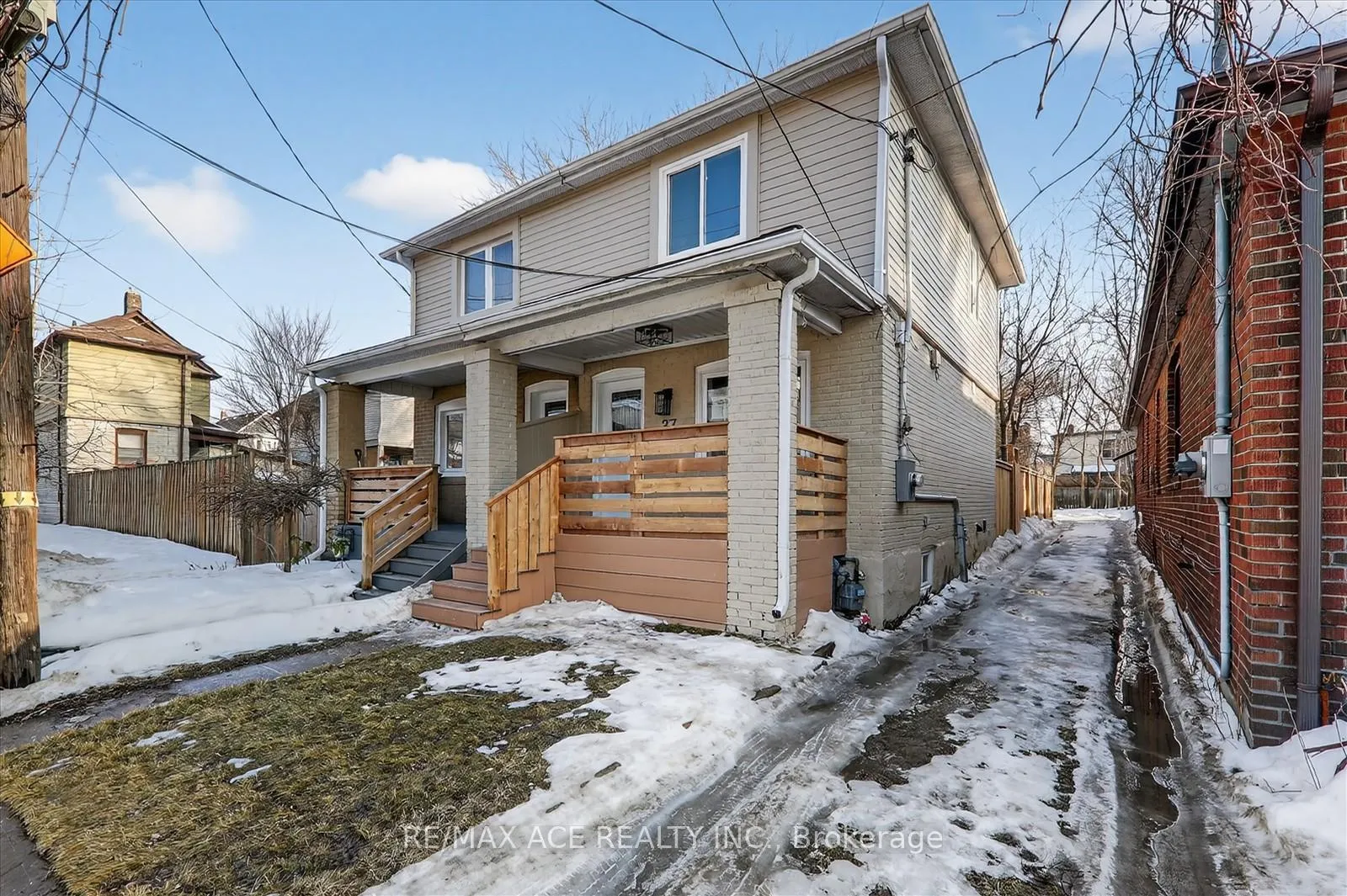 Photo 3 of 37 Secord Avenue, Toronto, Crescent Town — HOMEH