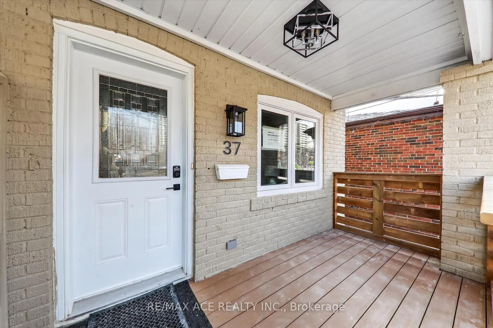 Photo 4 of 37 Secord Avenue, Toronto, Crescent Town — HOMEH