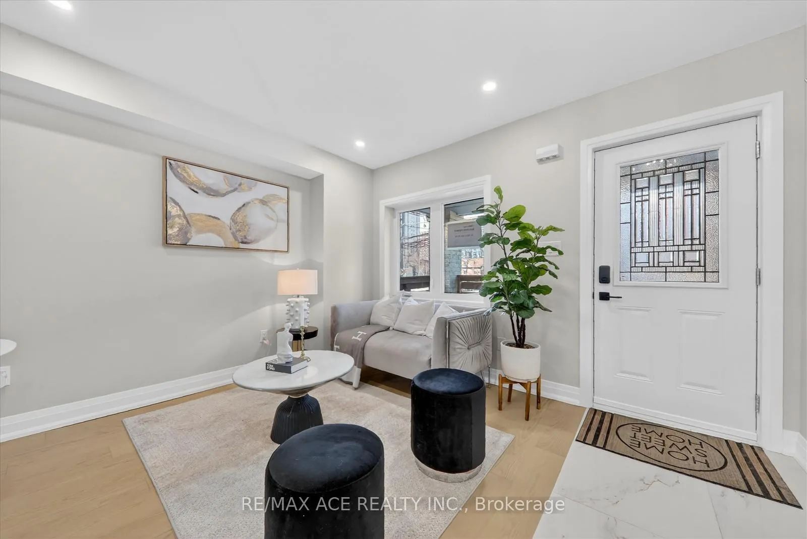 Photo 7 of 37 Secord Avenue, Toronto, Crescent Town — HOMEH