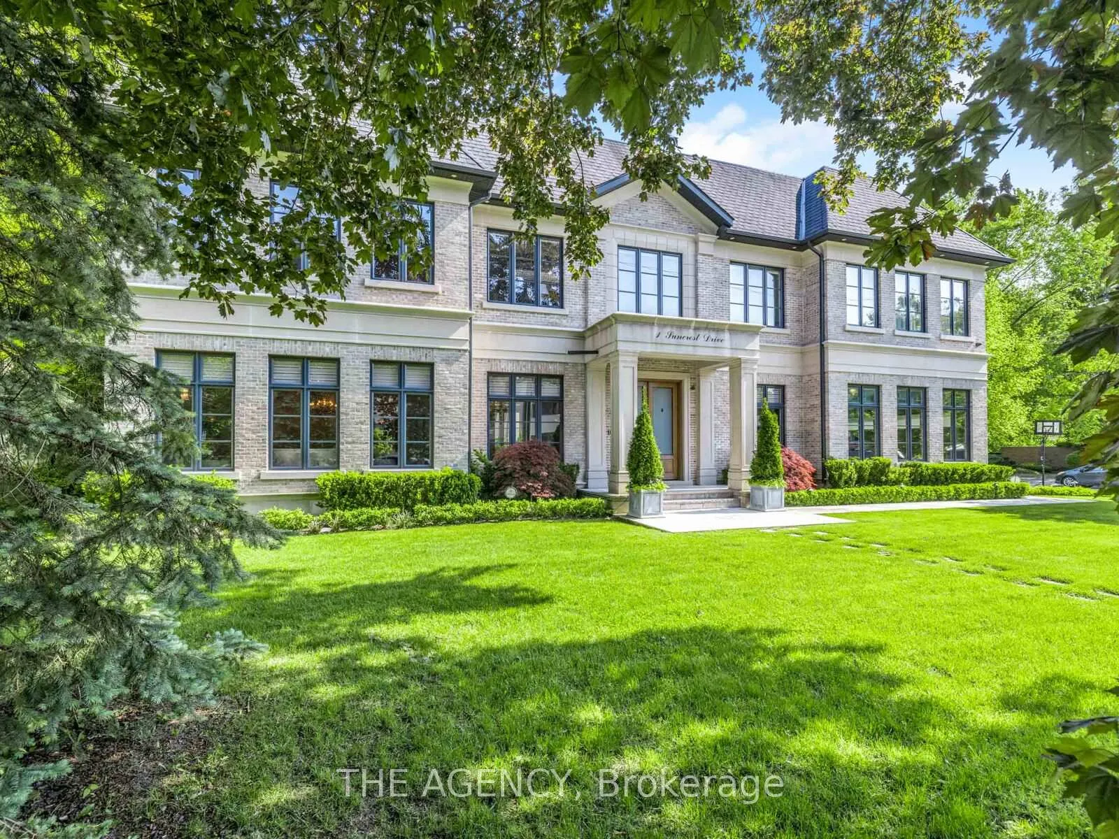Photo 2 of 1 Suncrest Drive, North York, Bridle Path-Sunnybrook-York Mills — HOMEH