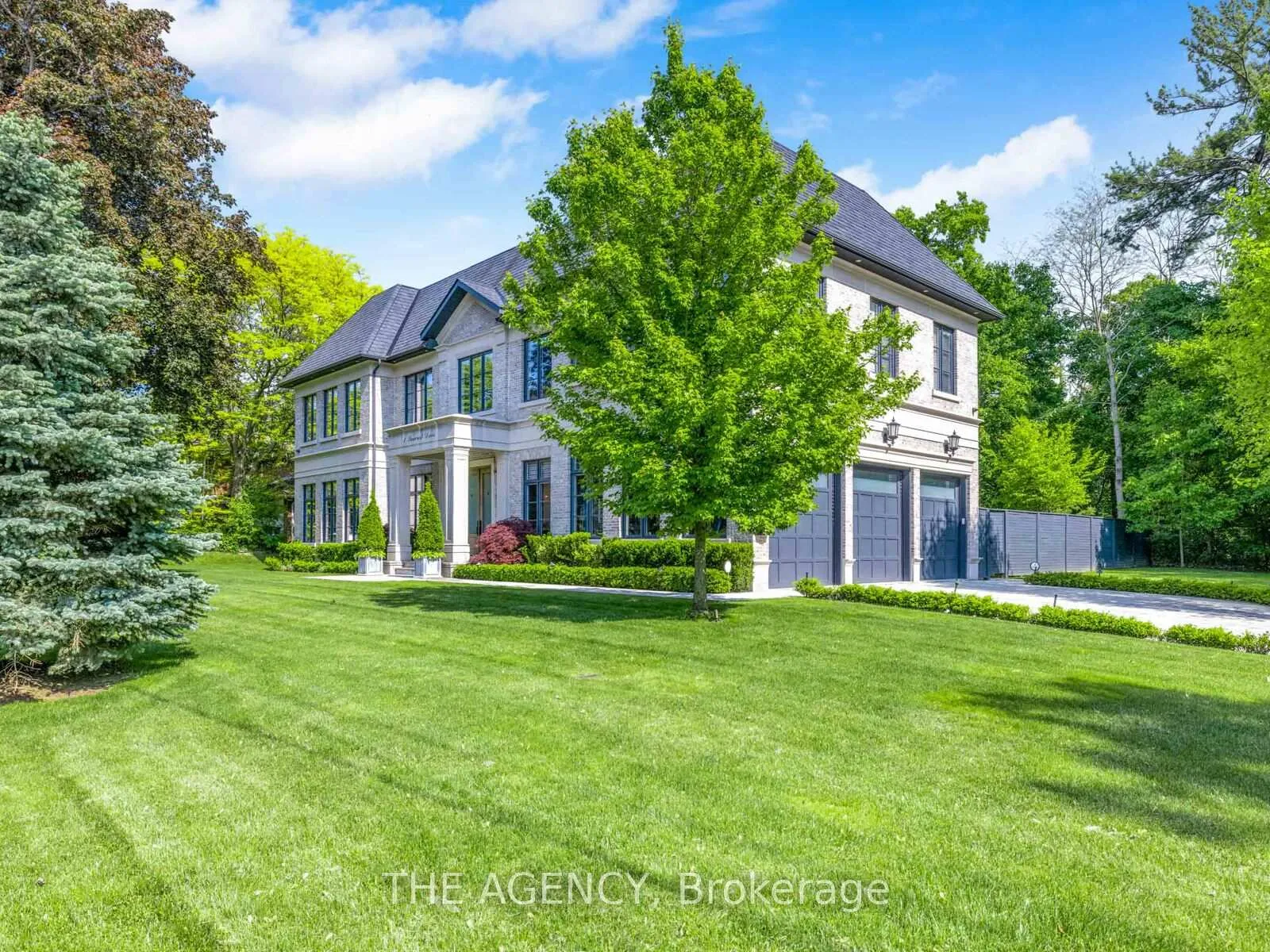 Photo 3 of 1 Suncrest Drive, North York, Bridle Path-Sunnybrook-York Mills — HOMEH