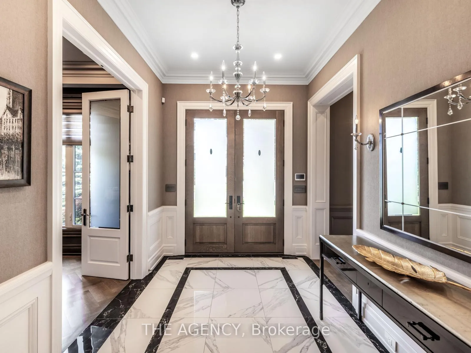 Photo 4 of 1 Suncrest Drive, North York, Bridle Path-Sunnybrook-York Mills — HOMEH
