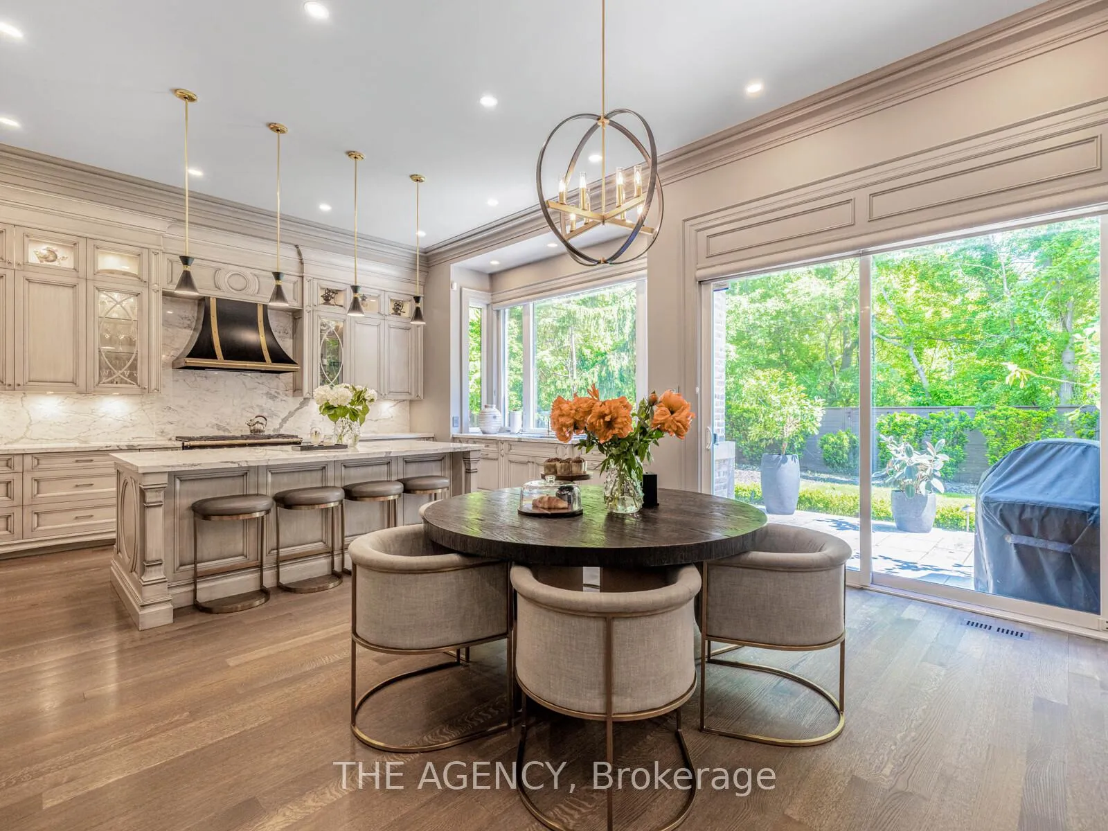 Photo 11 of 1 Suncrest Drive, North York, Bridle Path-Sunnybrook-York Mills — HOMEH
