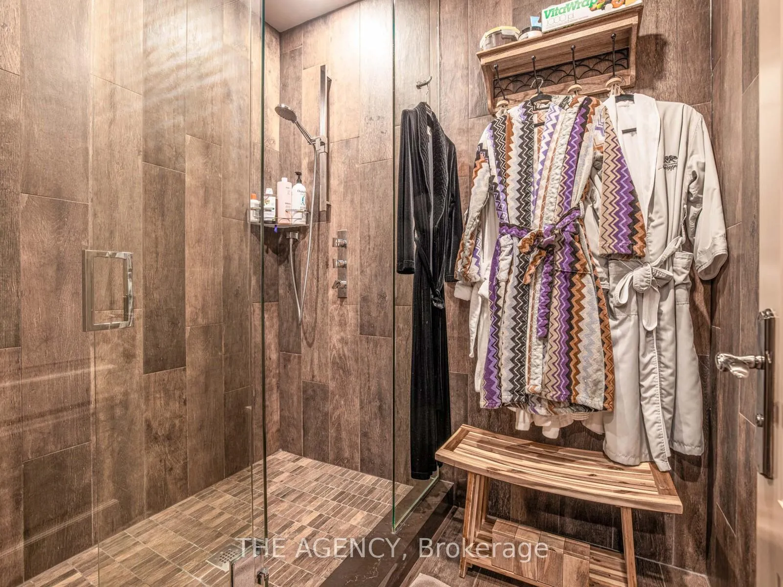 Photo 33 of 1 Suncrest Drive, North York, Bridle Path-Sunnybrook-York Mills — HOMEH