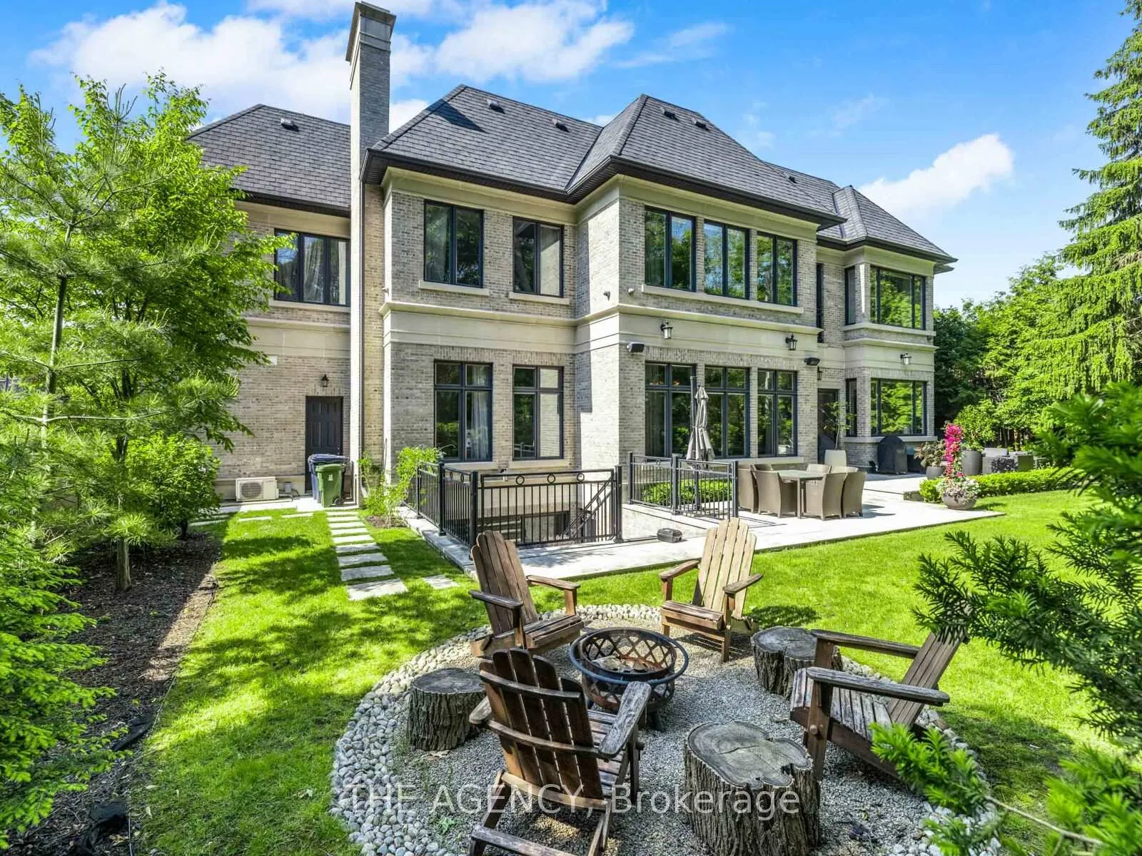 Photo 35 of 1 Suncrest Drive, North York, Bridle Path-Sunnybrook-York Mills — HOMEH