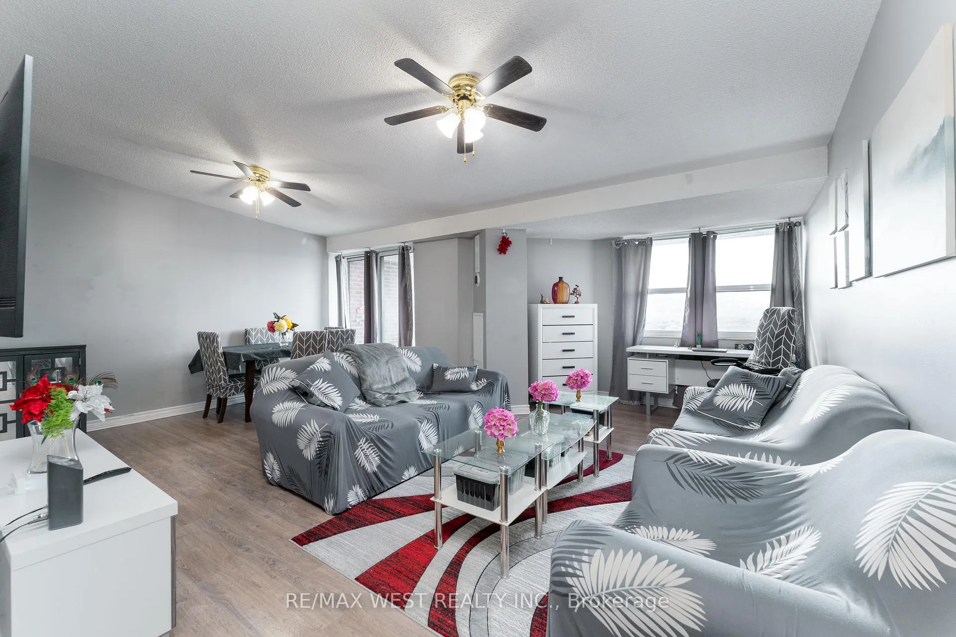 Photo of Unit 612, 4062 Lawrence Avenue E