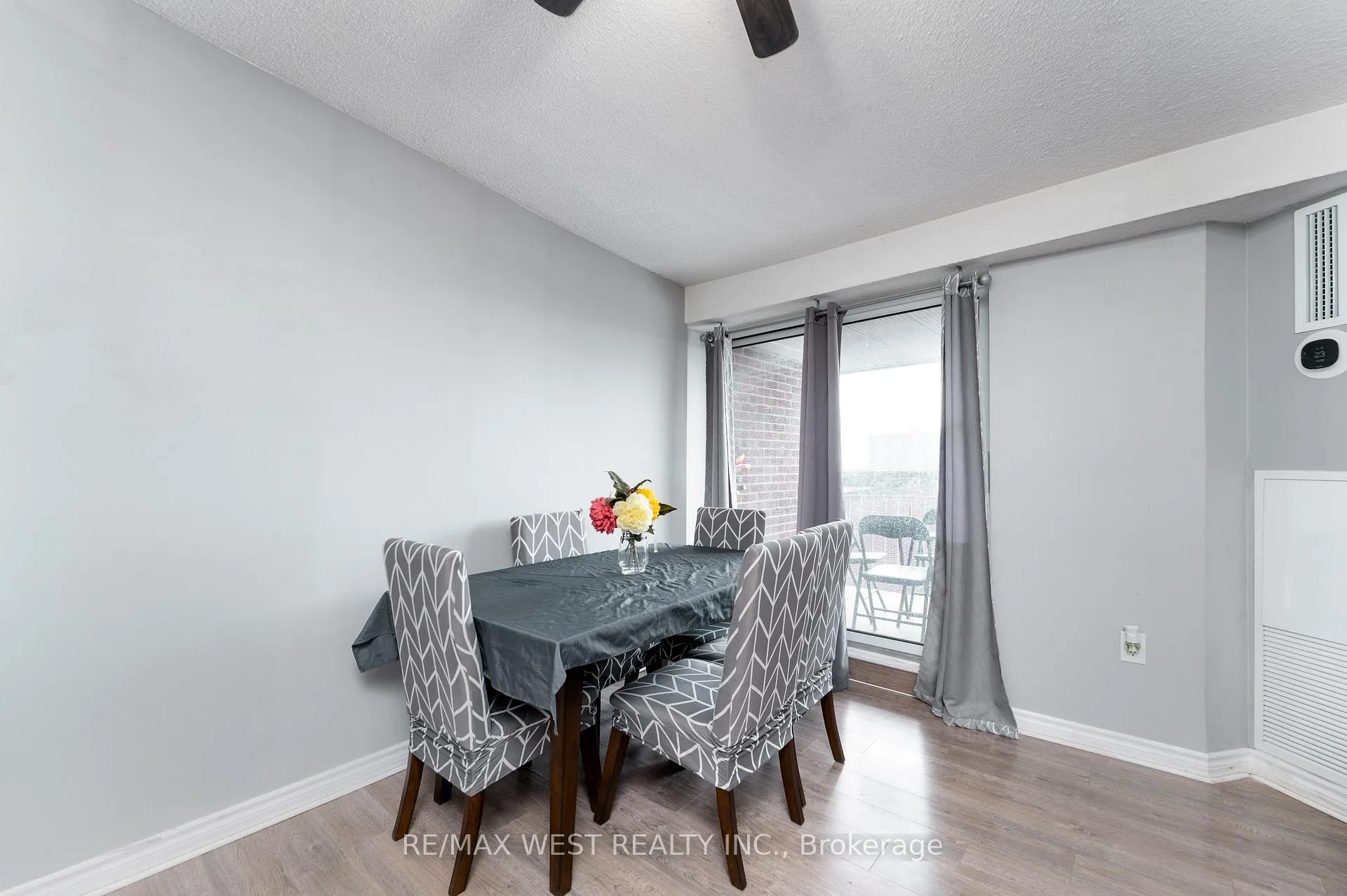 Photo 7 of Unit 612, 4062 Lawrence Avenue E, Scarborough, West Hill — HOMEH