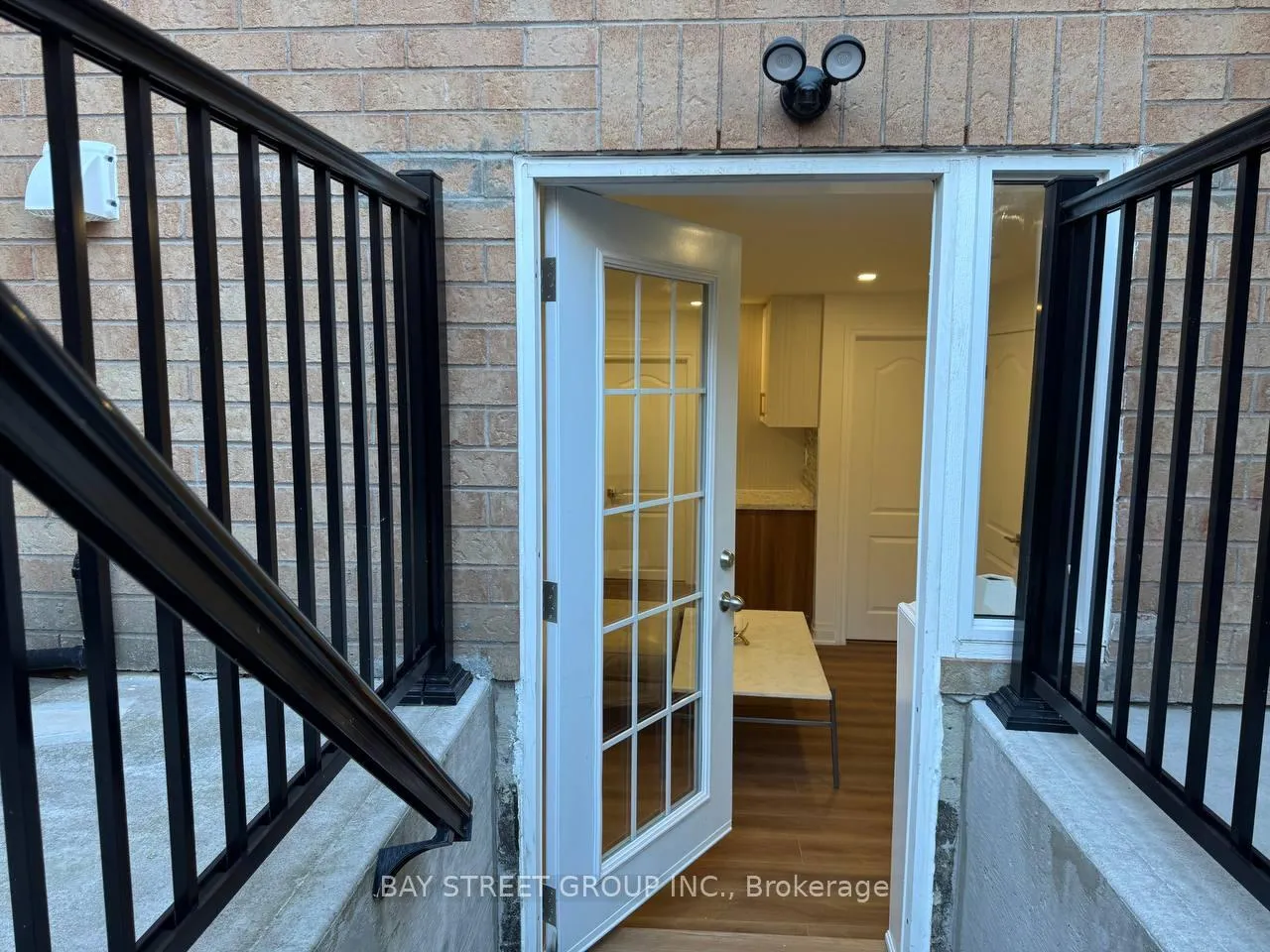 Photo 12 of 49 Chiara Drive, Vaughan, Vellore Village — HOMEH