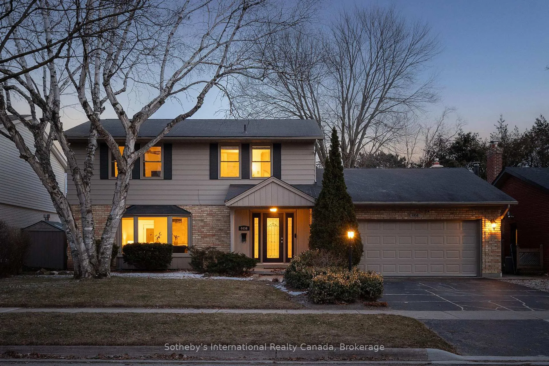 Front of 4456 Hawthorne Drive