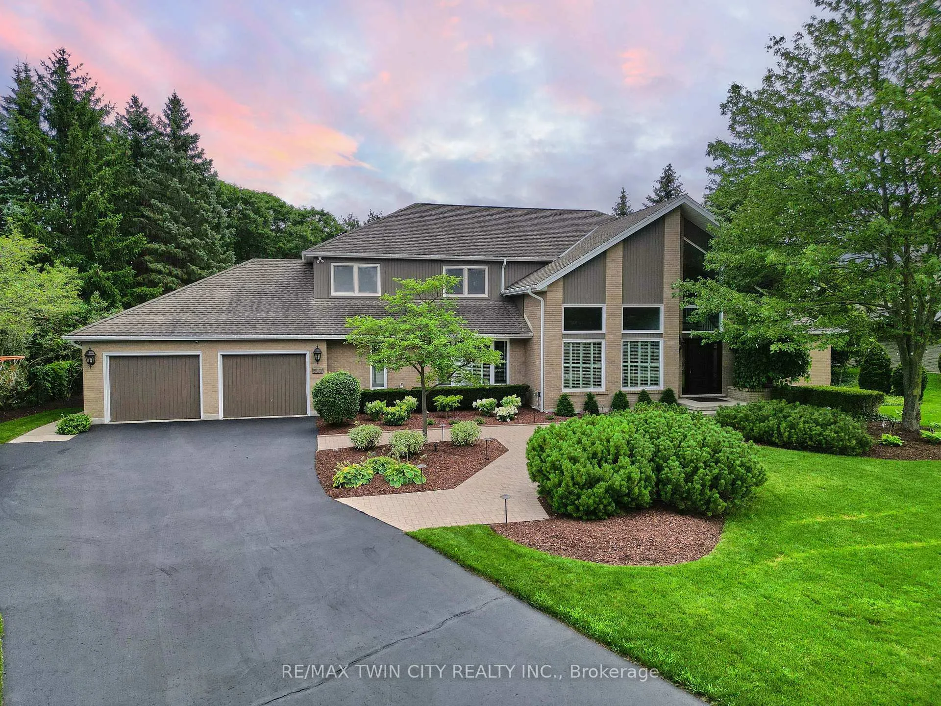 Front of 587 Manorwood Court
