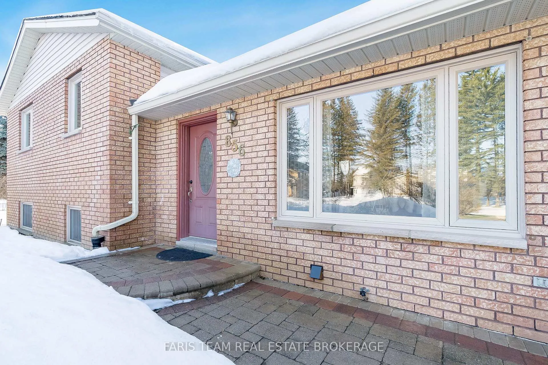 Photo 4 of 856 Church Drive, Innisfil, Lefroy — HOMEH