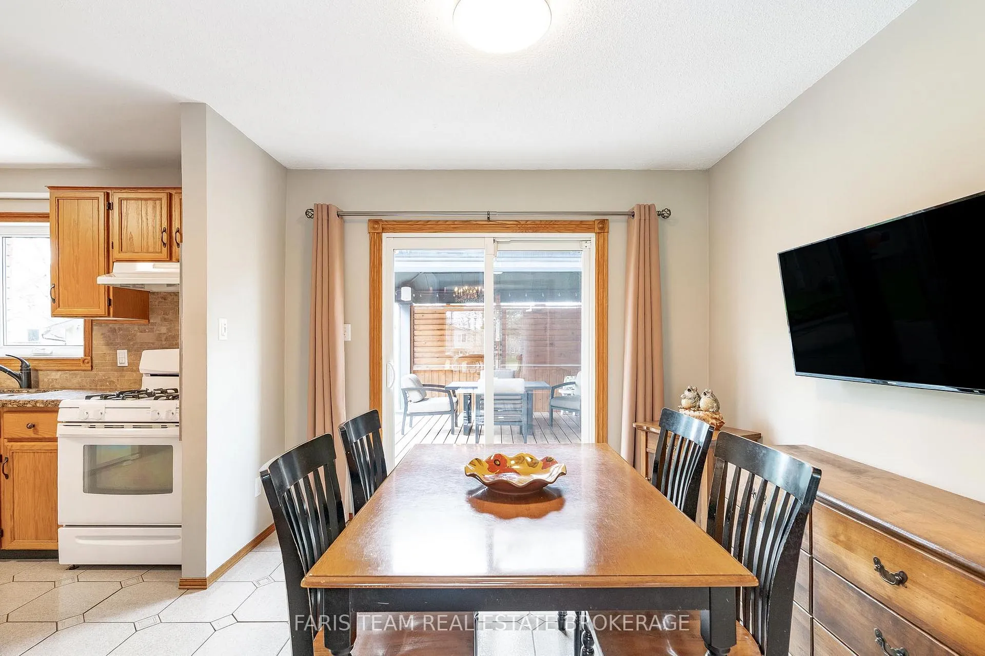 Photo 11 of 856 Church Drive, Innisfil, Lefroy — HOMEH
