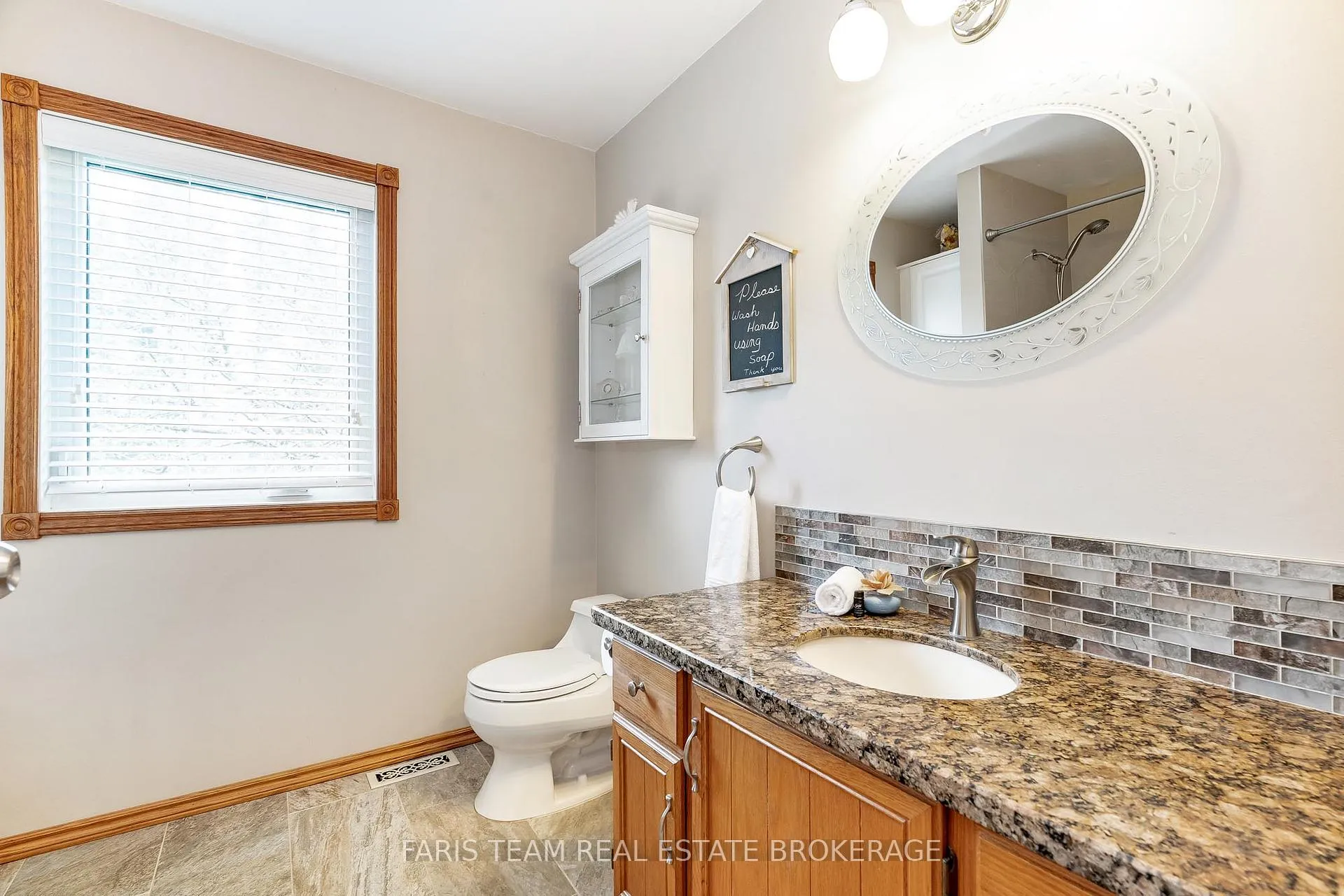 Photo 18 of 856 Church Drive, Innisfil, Lefroy — HOMEH