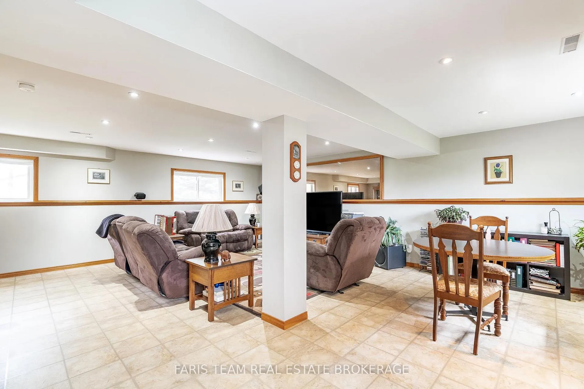 Photo 23 of 856 Church Drive, Innisfil, Lefroy — HOMEH