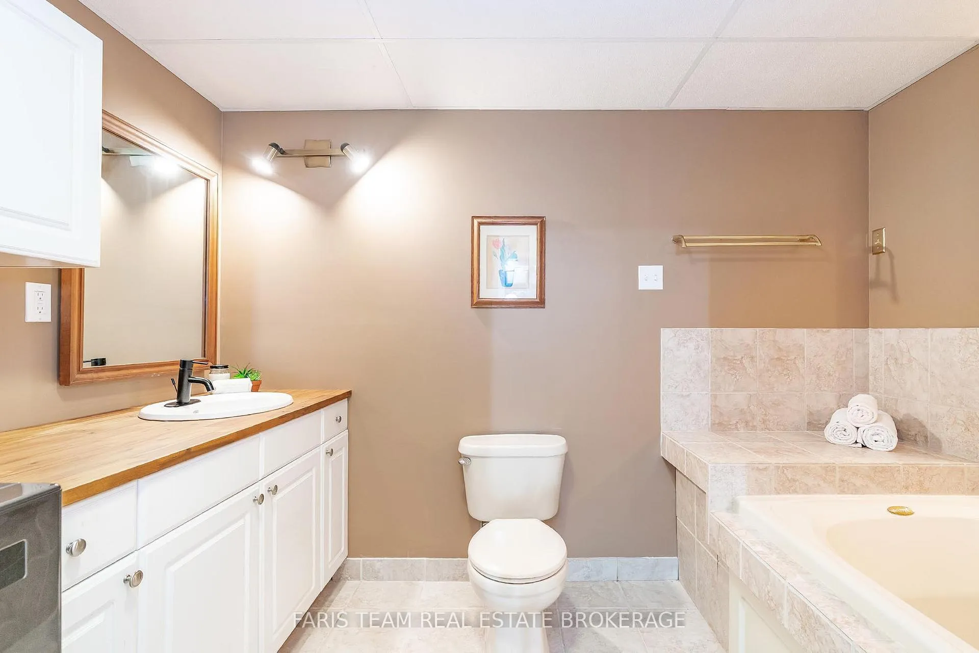 Photo 25 of 856 Church Drive, Innisfil, Lefroy — HOMEH