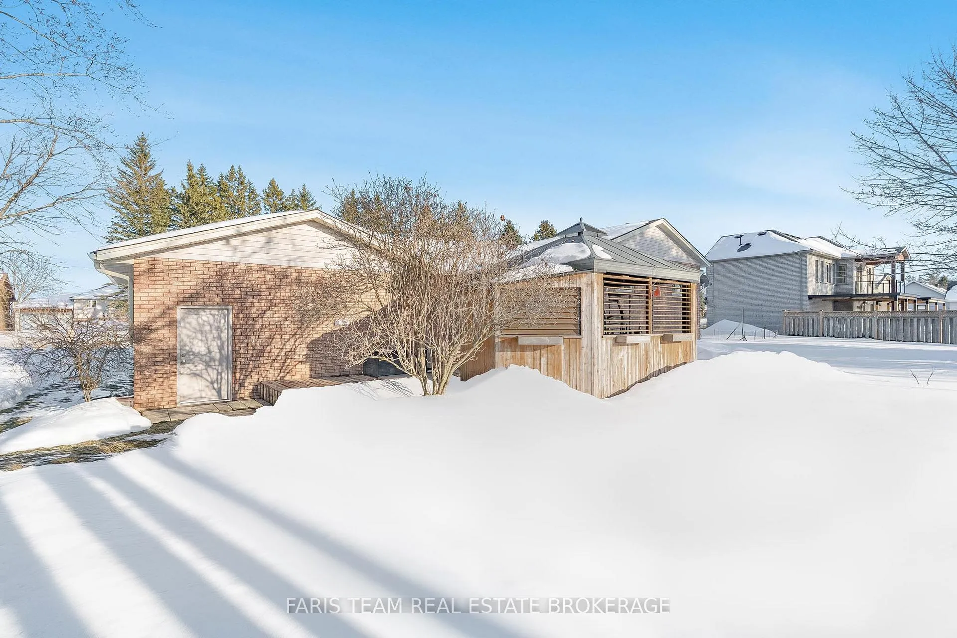 Photo 32 of 856 Church Drive, Innisfil, Lefroy — HOMEH