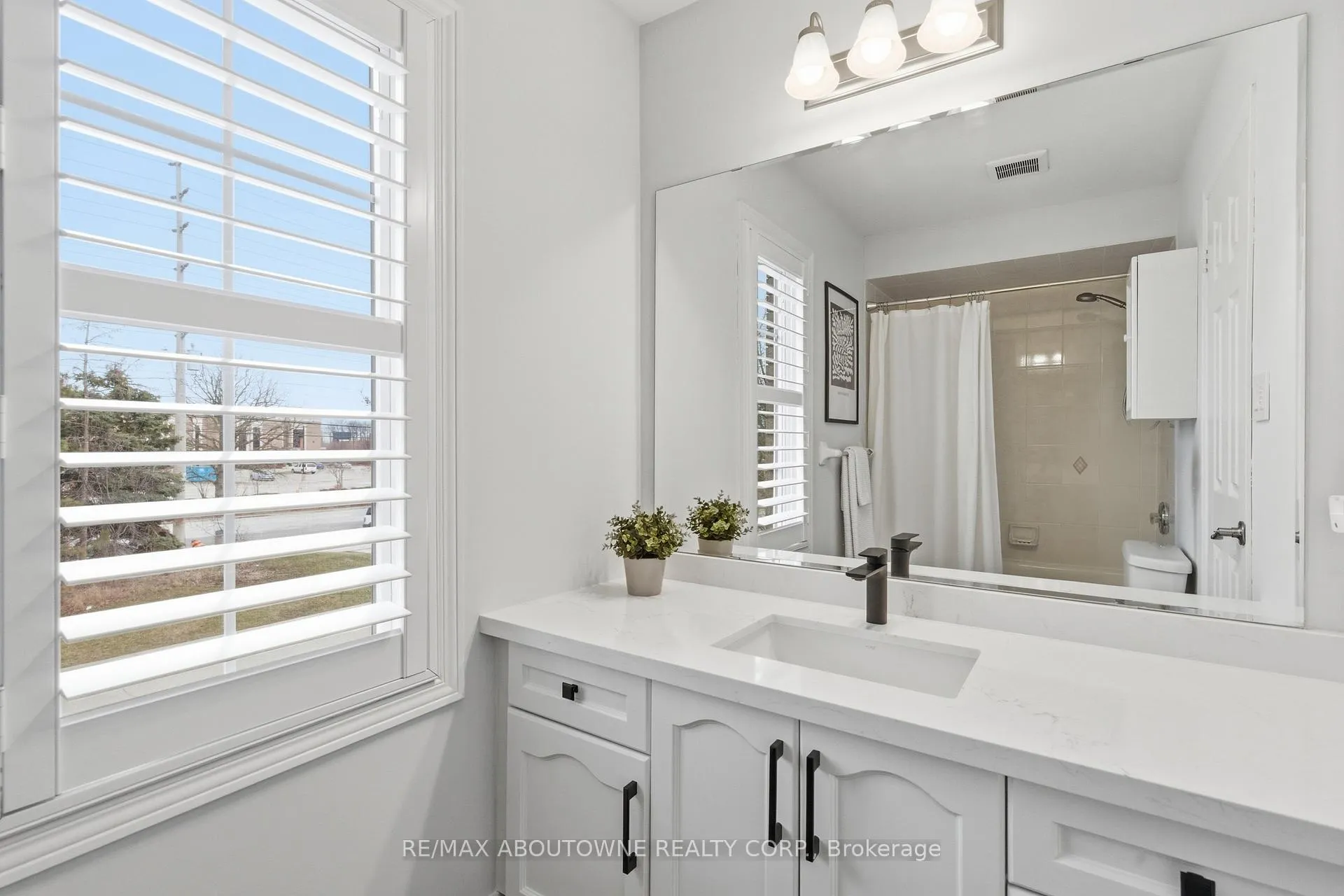 Photo 32 of 5655 Adele Road, Burlington, Appleby — HOMEH