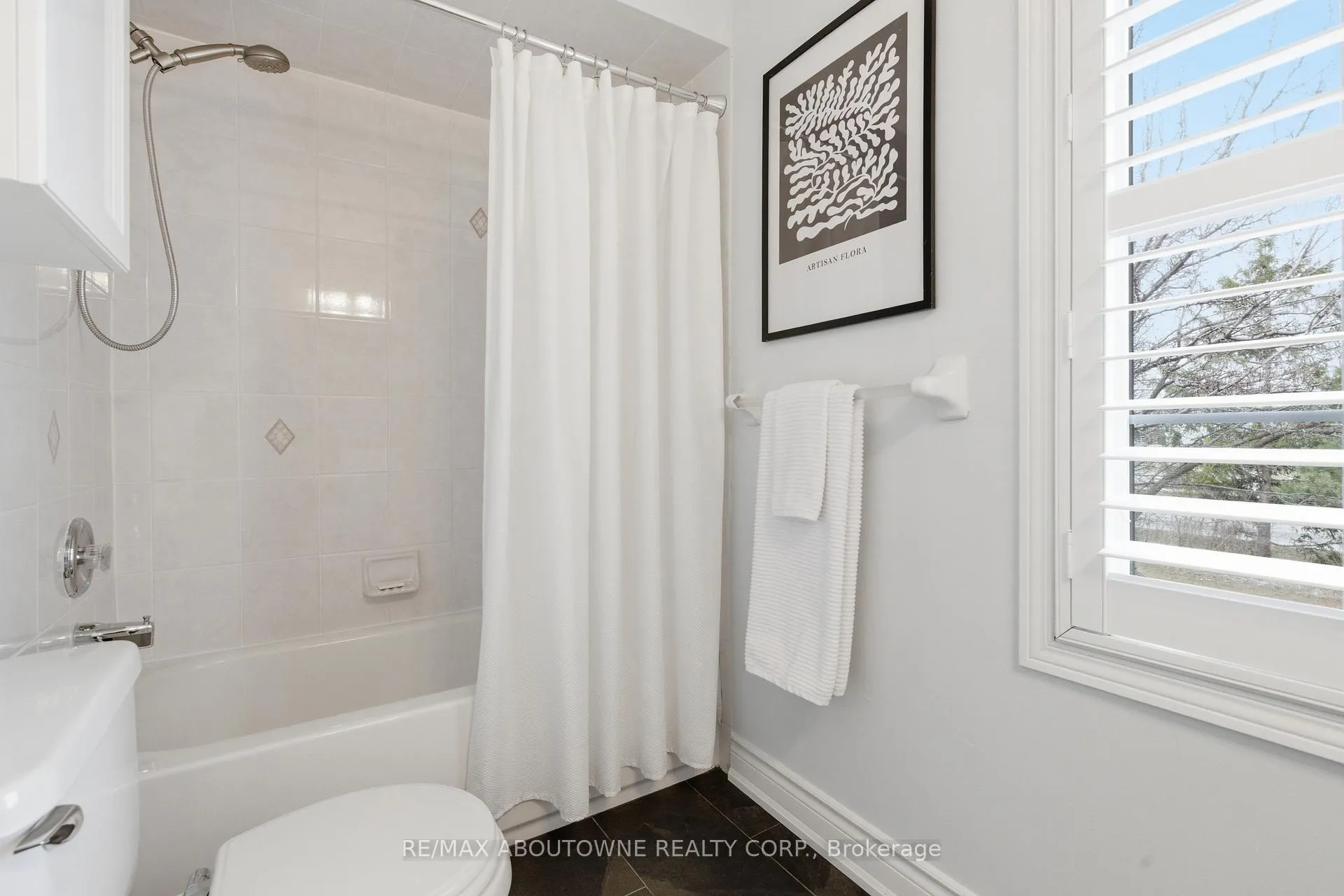 Photo 33 of 5655 Adele Road, Burlington, Appleby — HOMEH