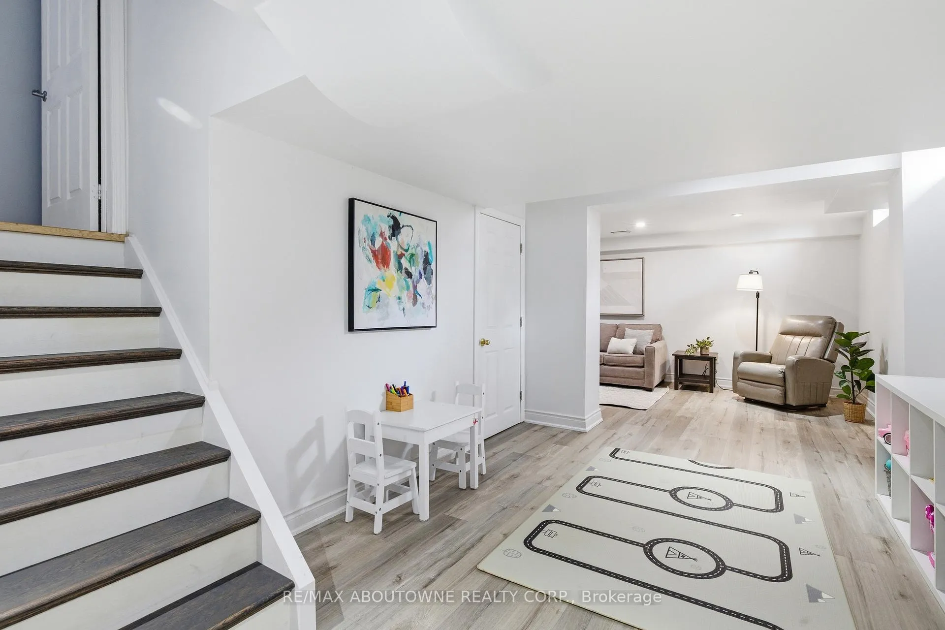 Photo 34 of 5655 Adele Road, Burlington, Appleby — HOMEH