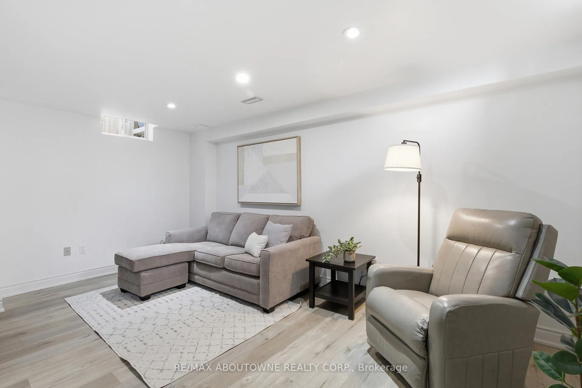 Photo 35 of 5655 Adele Road, Burlington, Appleby — HOMEH