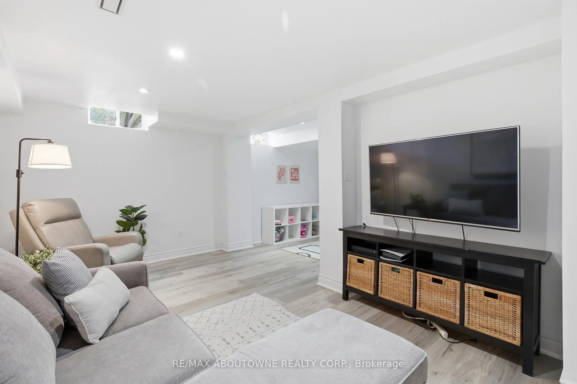 Photo 36 of 5655 Adele Road, Burlington, Appleby — HOMEH