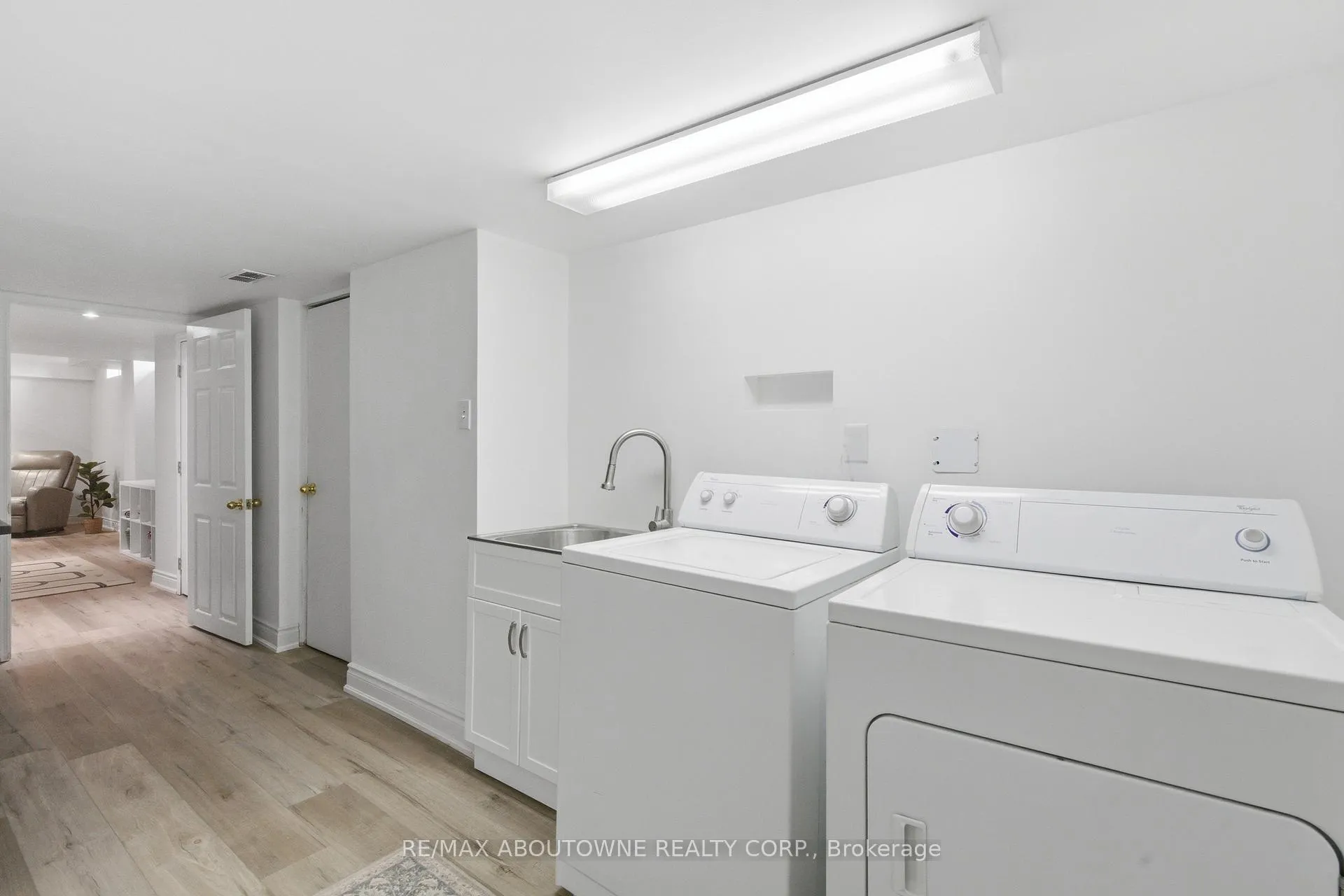 Photo 38 of 5655 Adele Road, Burlington, Appleby — HOMEH
