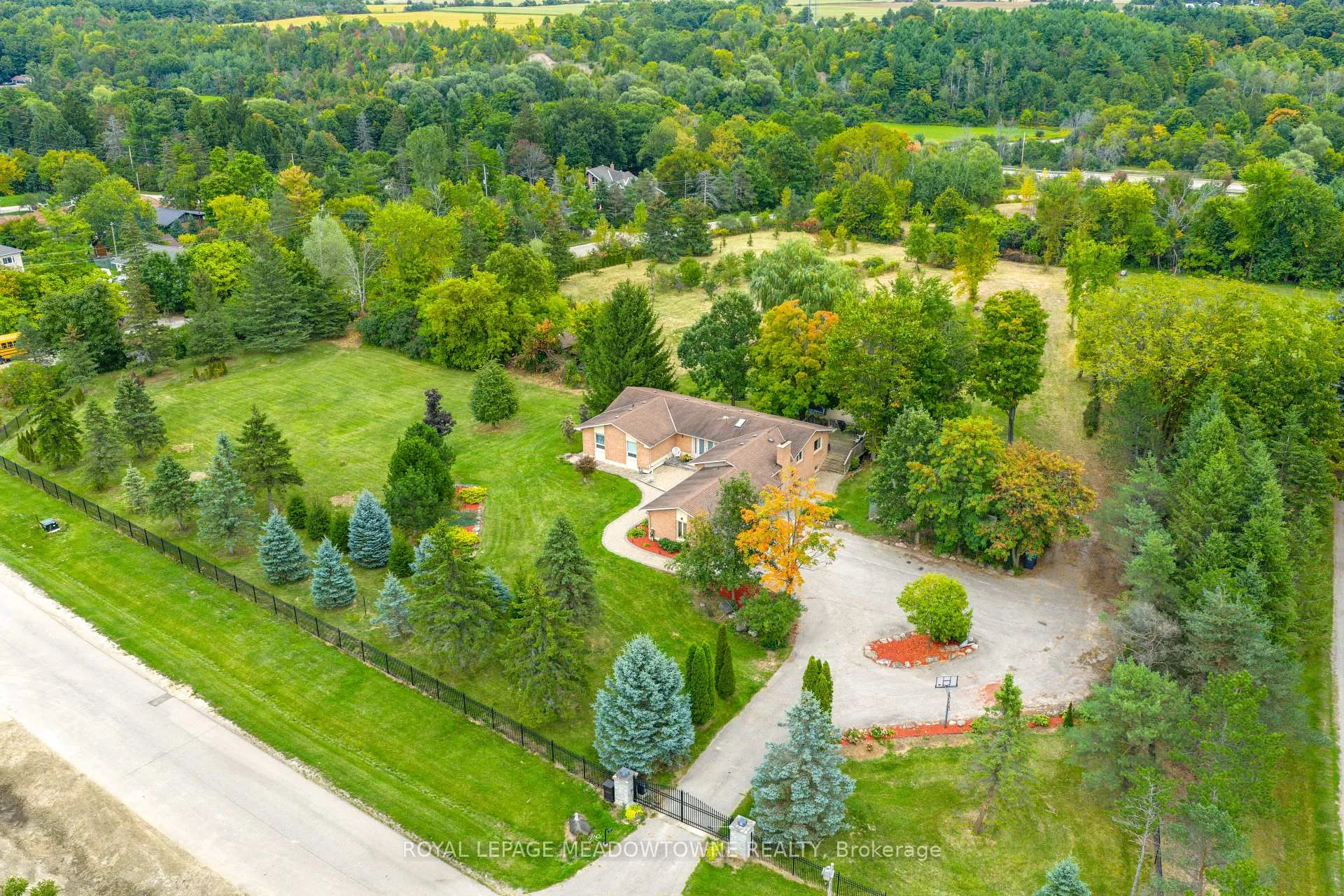 Photo 2 of 1 Cassidy Lane, Caledon, Rural Caledon — HOMEH