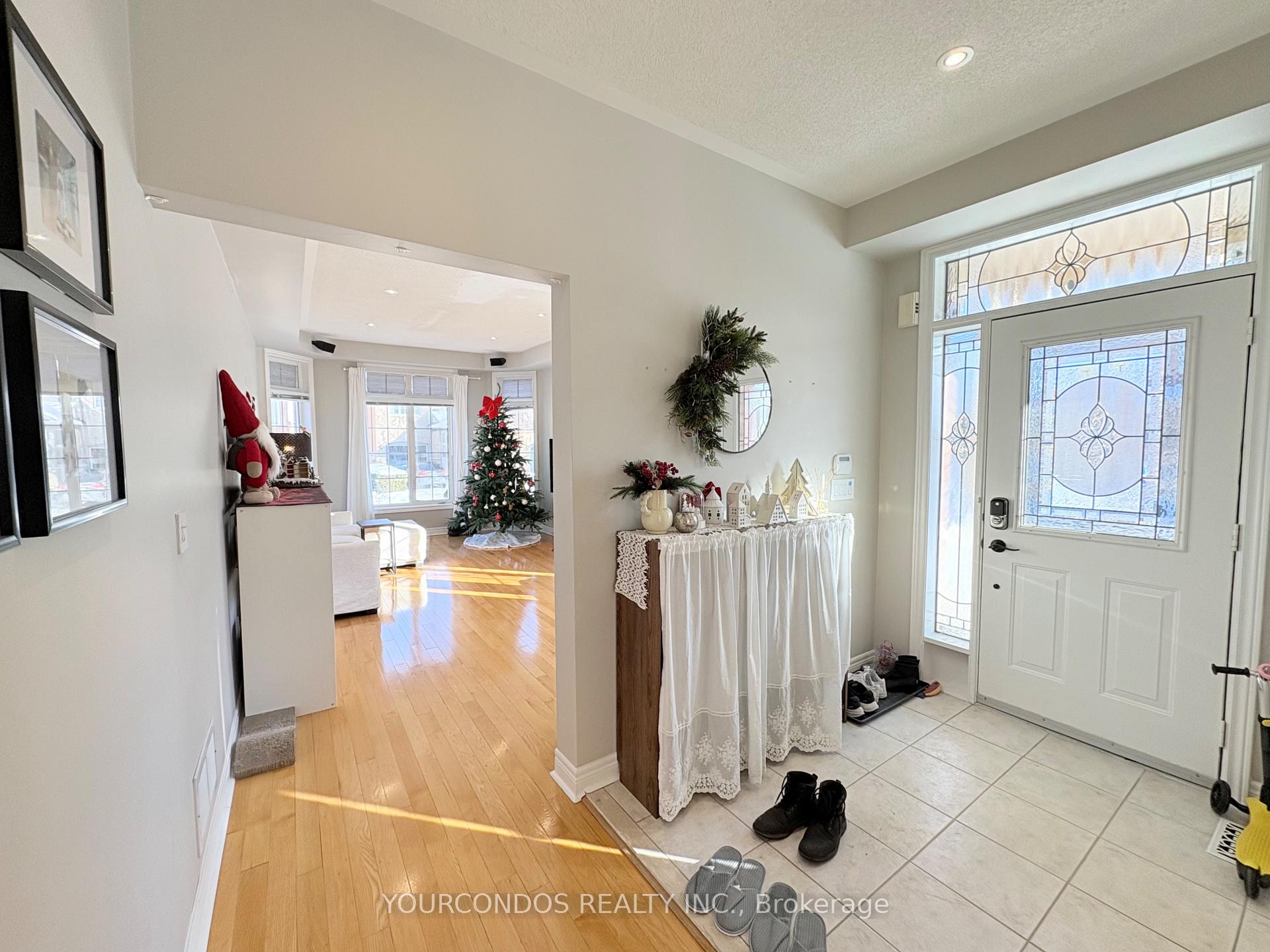 Photo 4 of 66 Crawford Street, Markham, Berczy — HOMEH