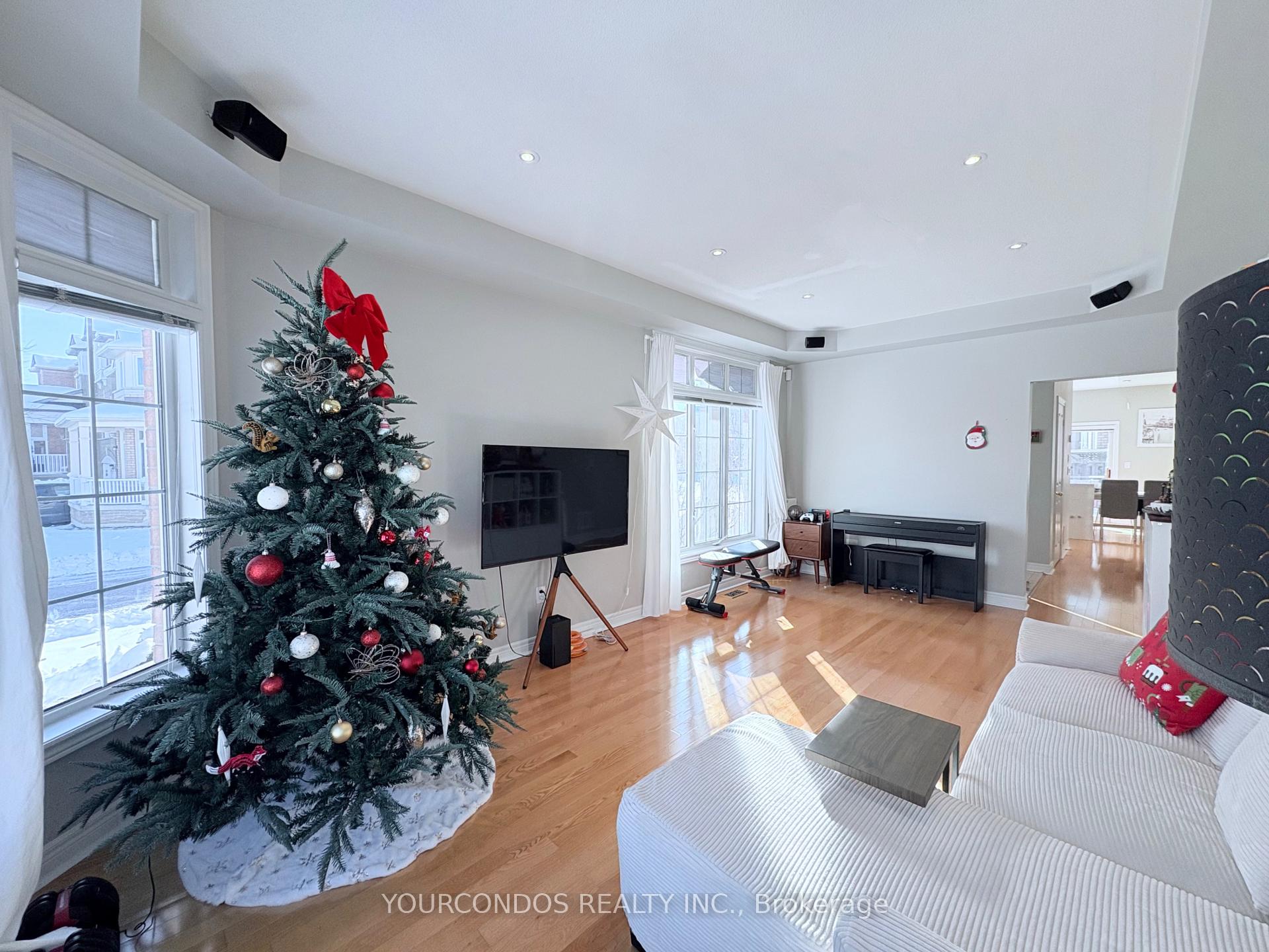 Photo 6 of 66 Crawford Street, Markham, Berczy — HOMEH