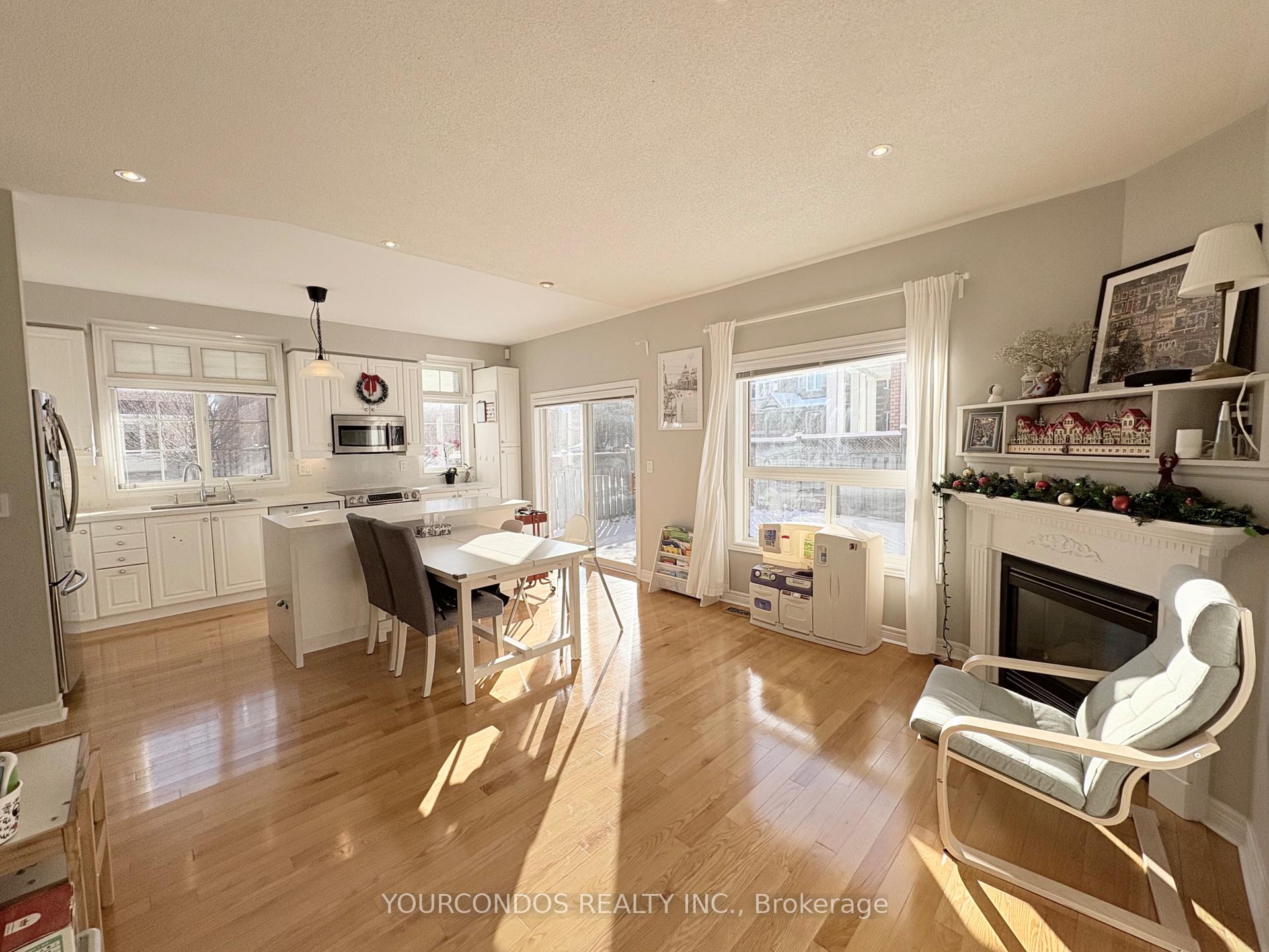 Photo 13 of 66 Crawford Street, Markham, Berczy — HOMEH