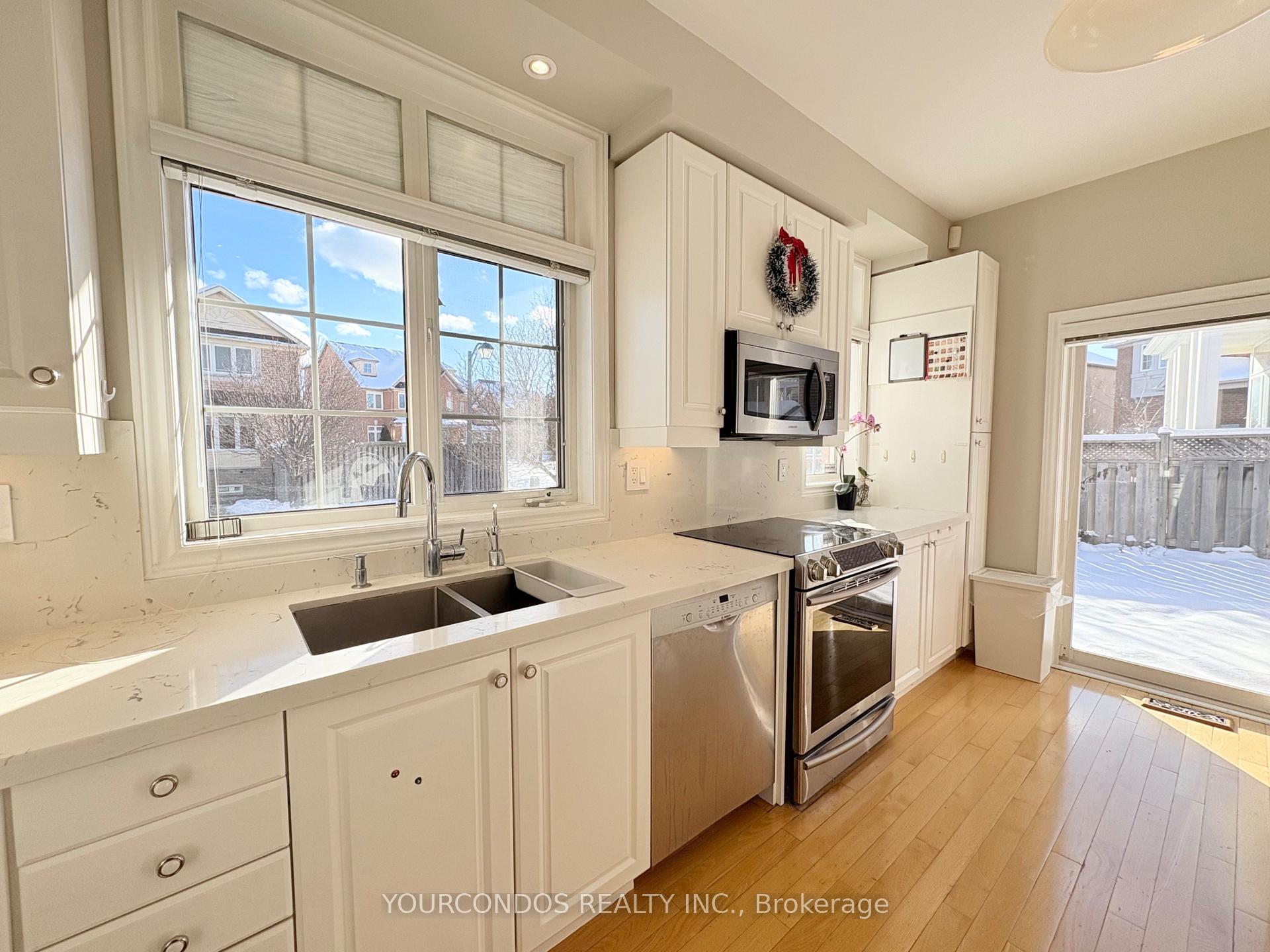 Photo 17 of 66 Crawford Street, Markham, Berczy — HOMEH