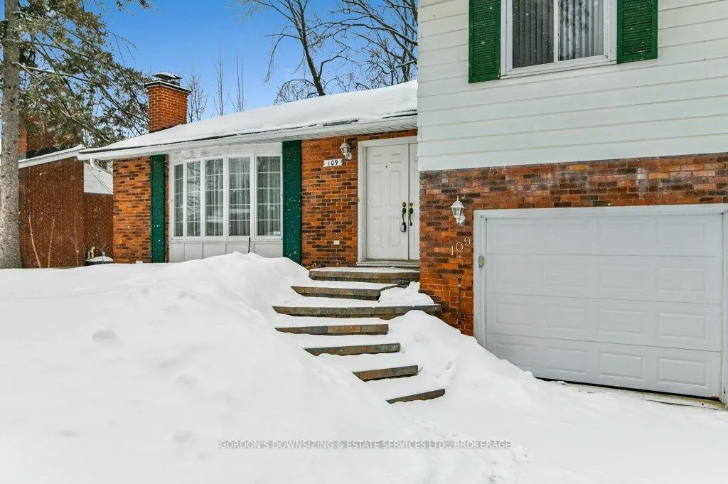 Photo 3 of 109 Dorothea Drive, Ottawa, Mooneys Bay/Revelstoke — HOMEH
