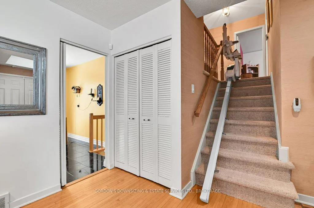 Photo 5 of 109 Dorothea Drive, Ottawa, Mooneys Bay/Revelstoke — HOMEH