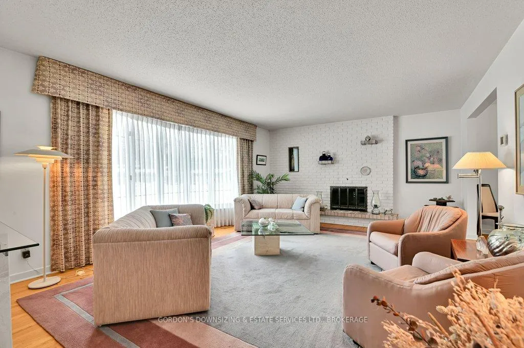 Photo 6 of 109 Dorothea Drive, Ottawa, Mooneys Bay/Revelstoke — HOMEH