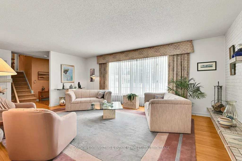 Photo 7 of 109 Dorothea Drive, Ottawa, Mooneys Bay/Revelstoke — HOMEH