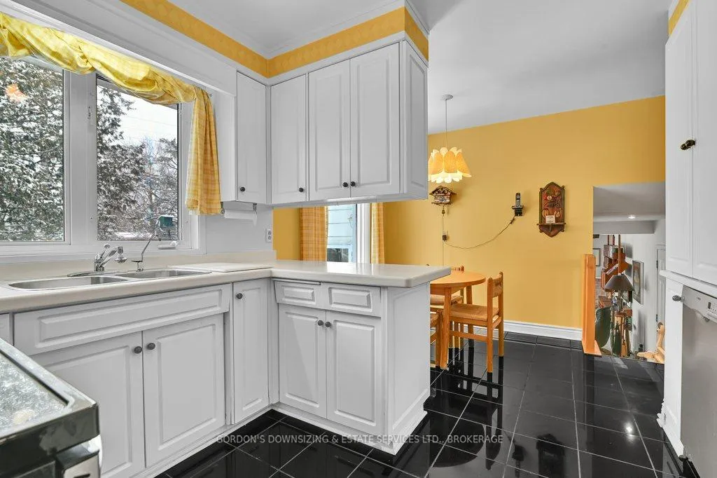 Photo 10 of 109 Dorothea Drive, Ottawa, Mooneys Bay/Revelstoke — HOMEH
