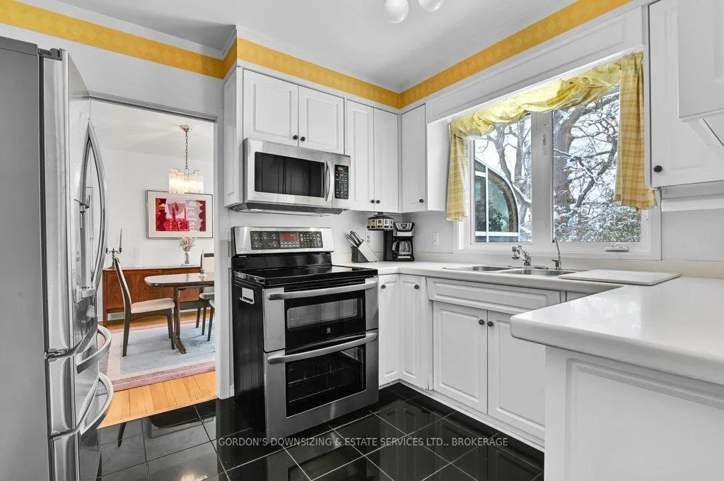 Photo 11 of 109 Dorothea Drive, Ottawa, Mooneys Bay/Revelstoke — HOMEH