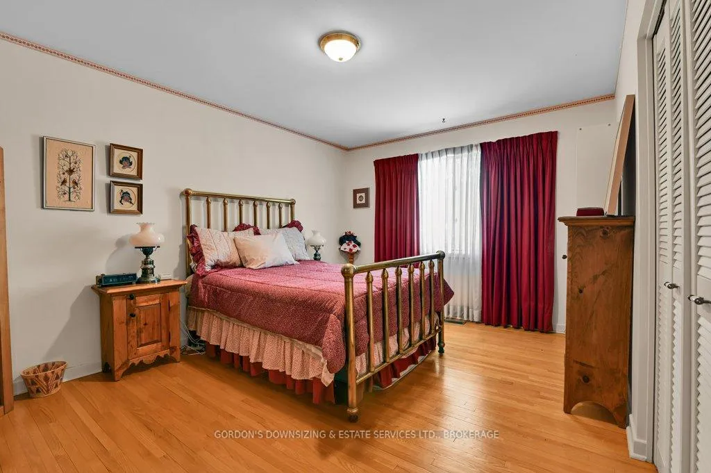 Photo 20 of 109 Dorothea Drive, Ottawa, Mooneys Bay/Revelstoke — HOMEH