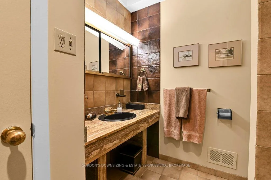 Photo 22 of 109 Dorothea Drive, Ottawa, Mooneys Bay/Revelstoke — HOMEH